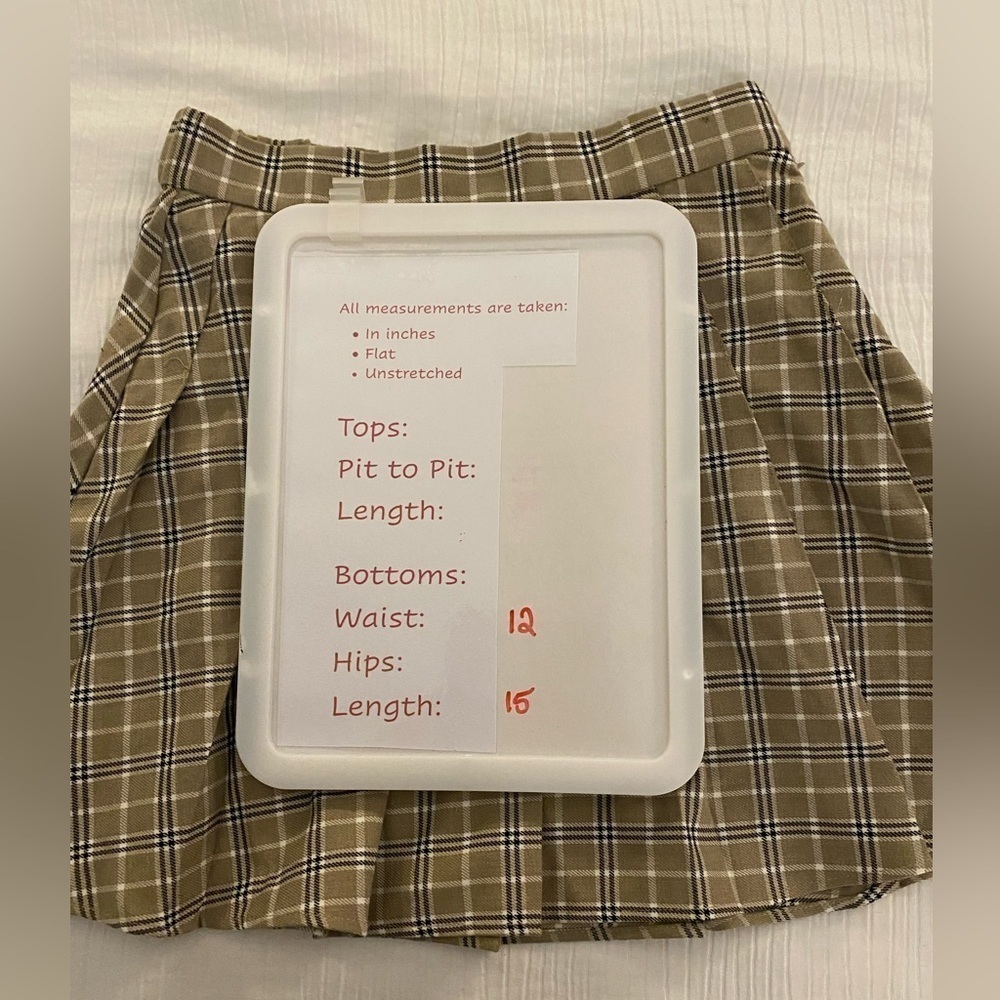 ✨ 4 for $30 ✨ Garage Tan Plaid Pleated Skirt Size XSmall - Picture 3 of 3